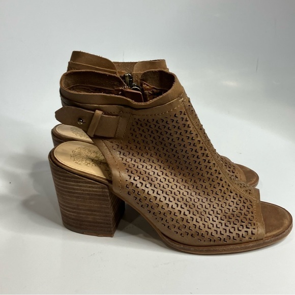 Vince Camuto leather peep toe heels size 6.5 - Picture 4 of 7